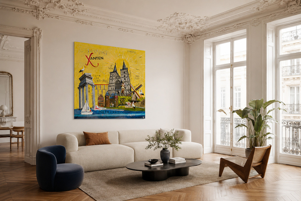 Kunstdruck Xanten in Wohnzimmer auf weißer Wand über hellbeigem Sofa neben bodentiefen Fenstern